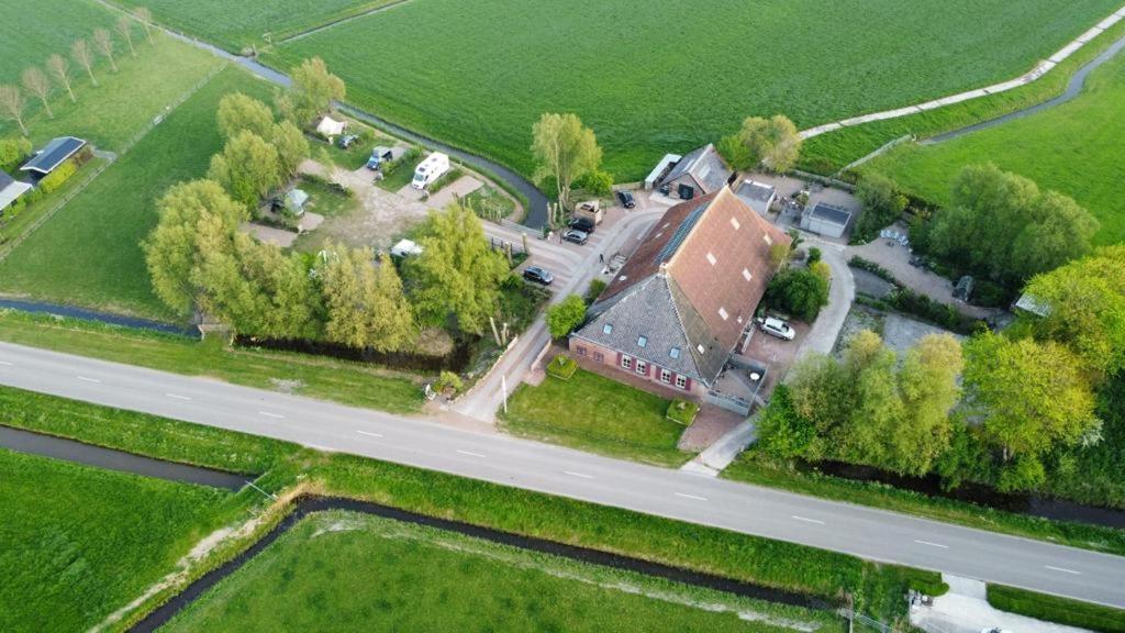 Vila Logeerboerderij De Salix Hitzum Exteriér fotografie