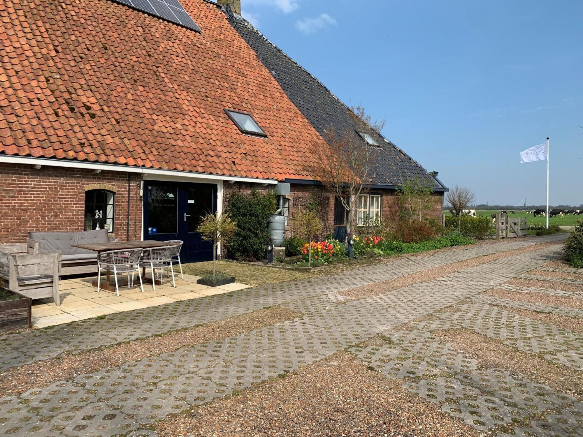 Vila Logeerboerderij De Salix Hitzum Exteriér fotografie